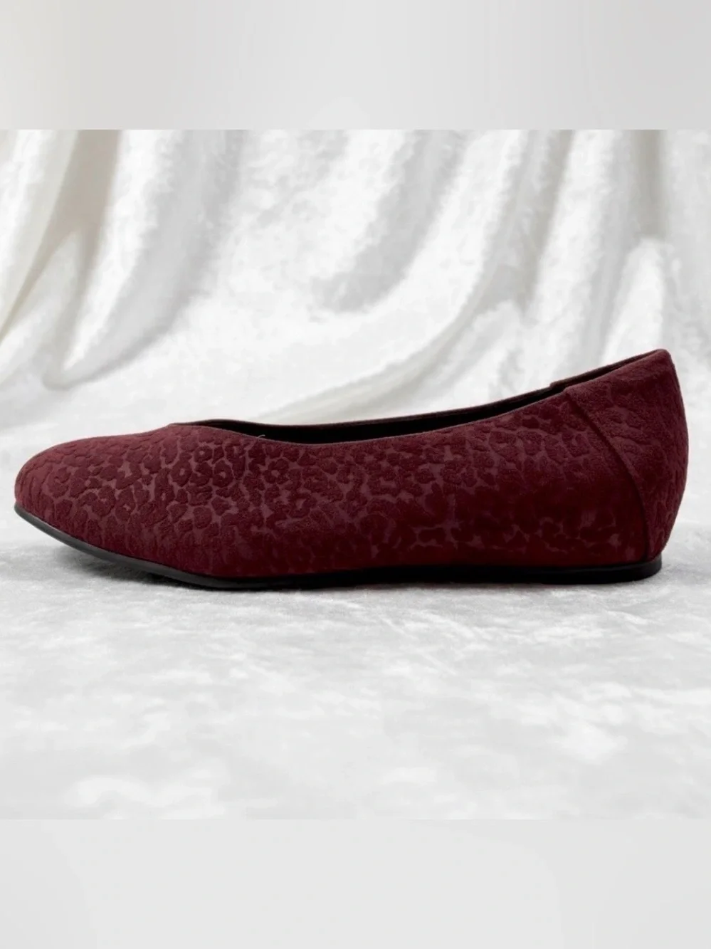 Eileen Fisher Suede Ballet Flats Burgundy 9.5 Leopard-Embossed Pattern Slip-on